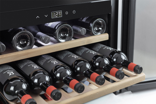 Встраиваемый винный шкаф Caso WineSafe 18 EB Black фото 4