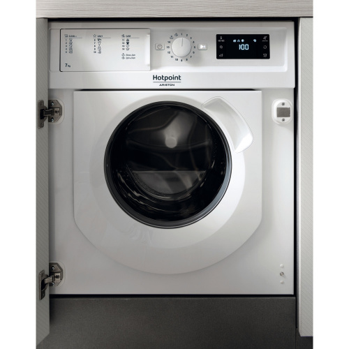 Встраиваемая стиральная машина Hotpoint-Ariston BI WMHG 71284 EU фото 2
