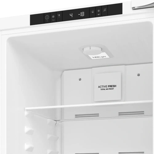 Встраиваемый холодильник Hotpoint-Ariston HBT 18I фото 3